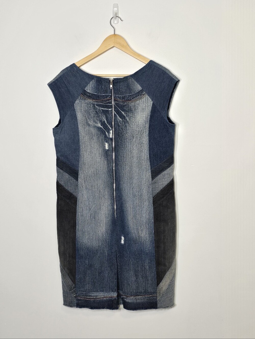 Handcrafted Multiple Tone Blue Denim Jeans Sleeveless Zip Back Deep VNeck Dress - Picture 7 of 12